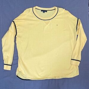 Tommy Hilfiger Men's Large Yellow Crewneck Sweater.